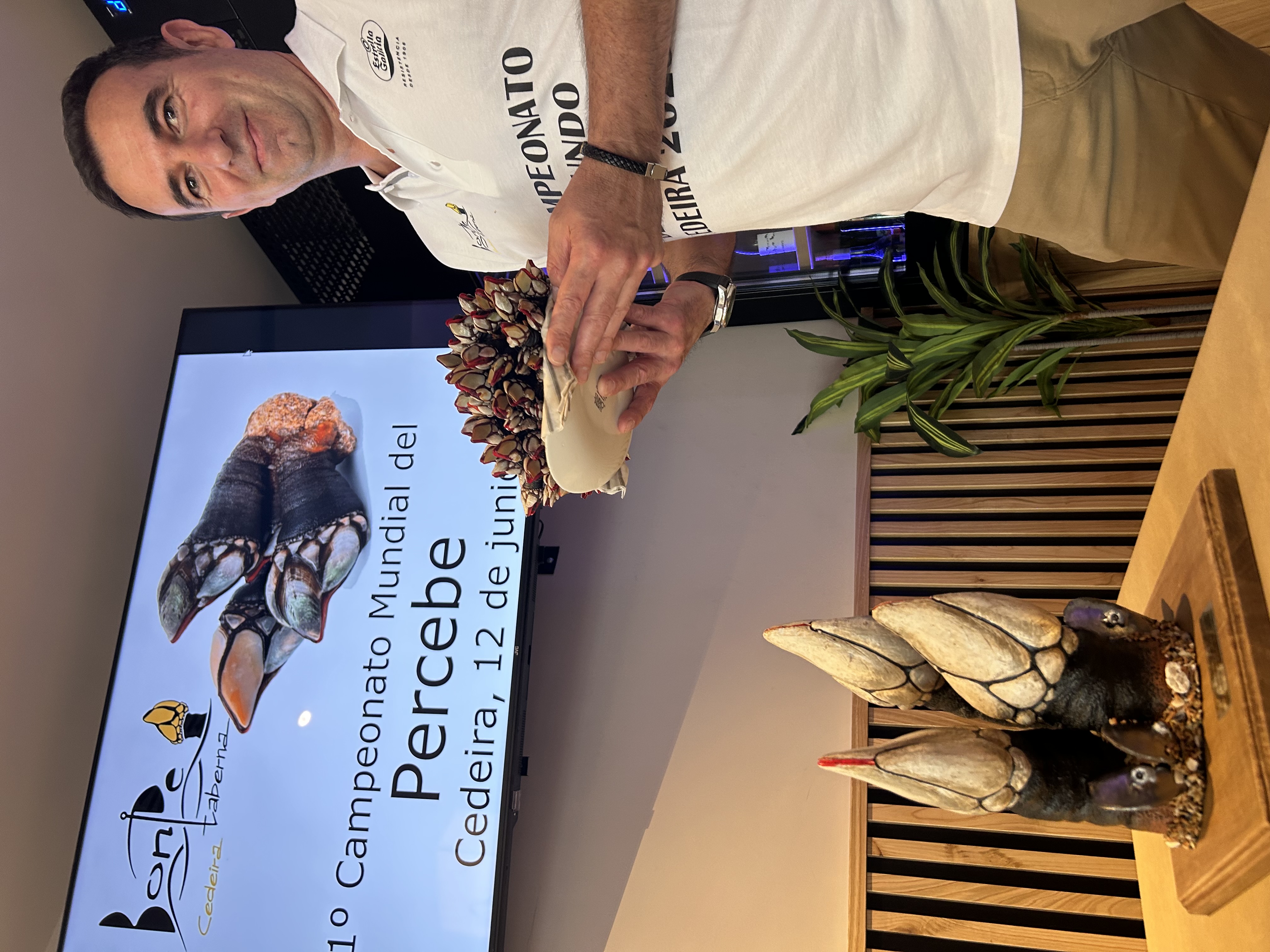 Presentación del I Campeonato Mundial del Percebe — Taberna Bon Pé, Cedeira 2025